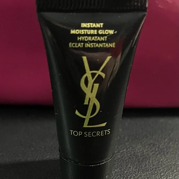 Yves Saint Laurent Mini Makeup Set with Vibrant Pink Pouch - Picture 7 of 10